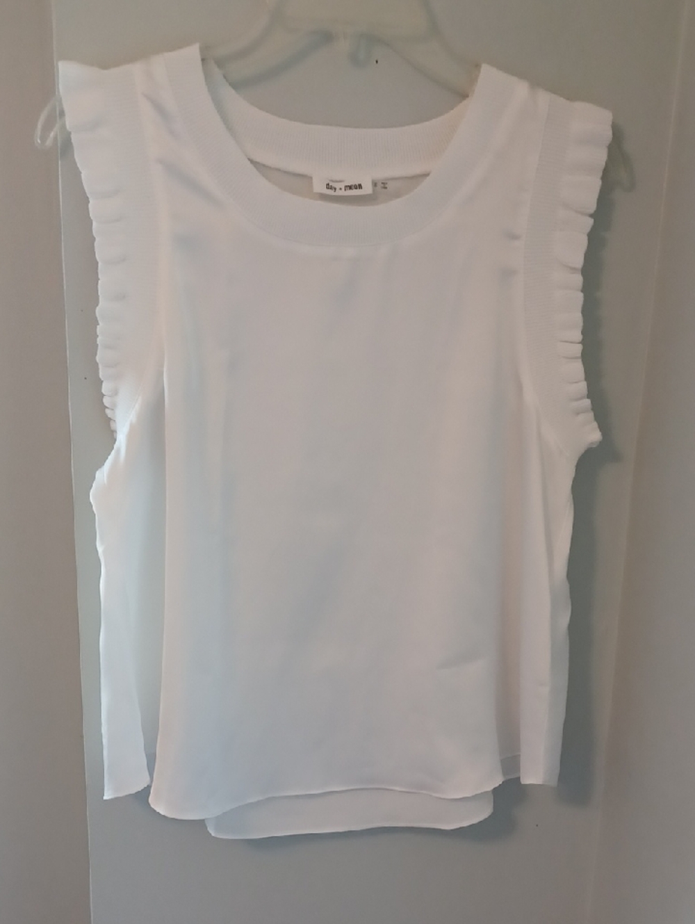 Day & Moon Sz S, White Ruffle-Sleeve Sleeveless Top. satin Like Sheen, Feminine
